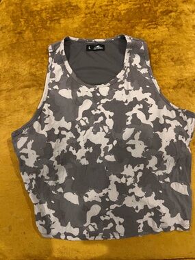 Gray & White Camouflage Ribbed Tank